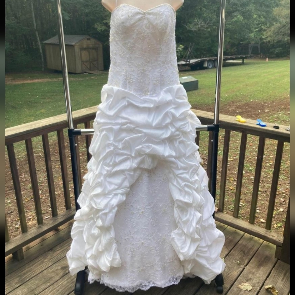 Emerald Bridal Wedding Dress size 12